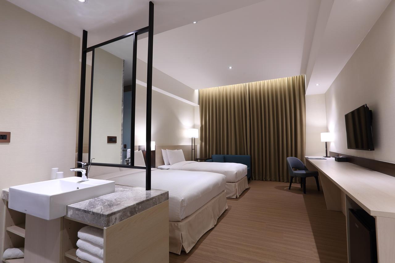 Full Kind Hotel Kota Hualien Bagian luar foto