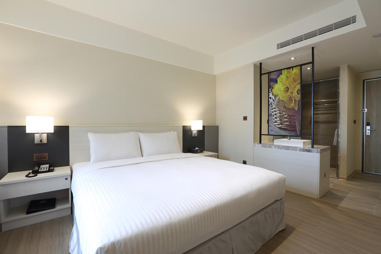 Full Kind Hotel Kota Hualien Bagian luar foto