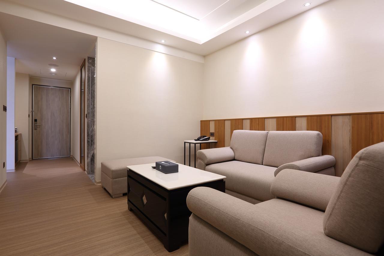 Full Kind Hotel Kota Hualien Bagian luar foto