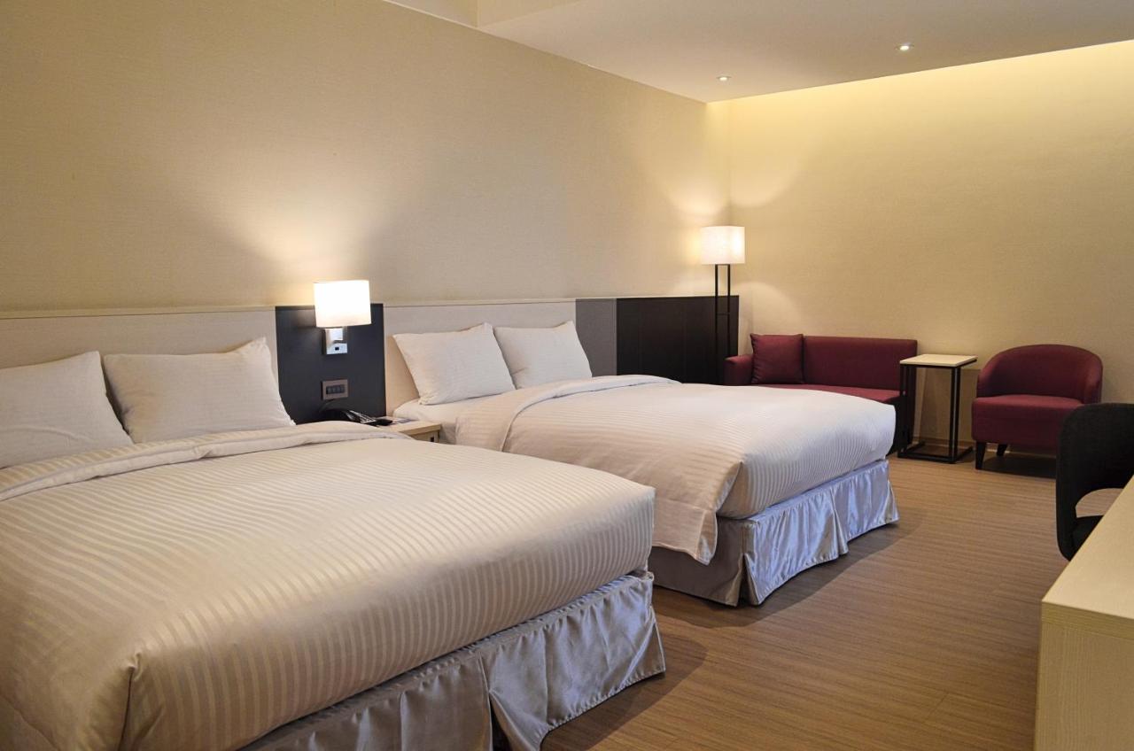 Full Kind Hotel Kota Hualien Bagian luar foto